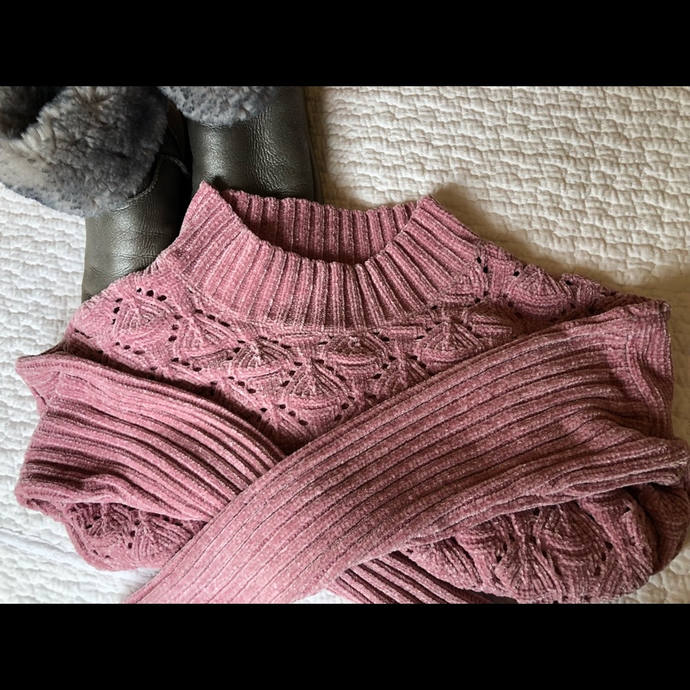 Mauve cropped sweater
